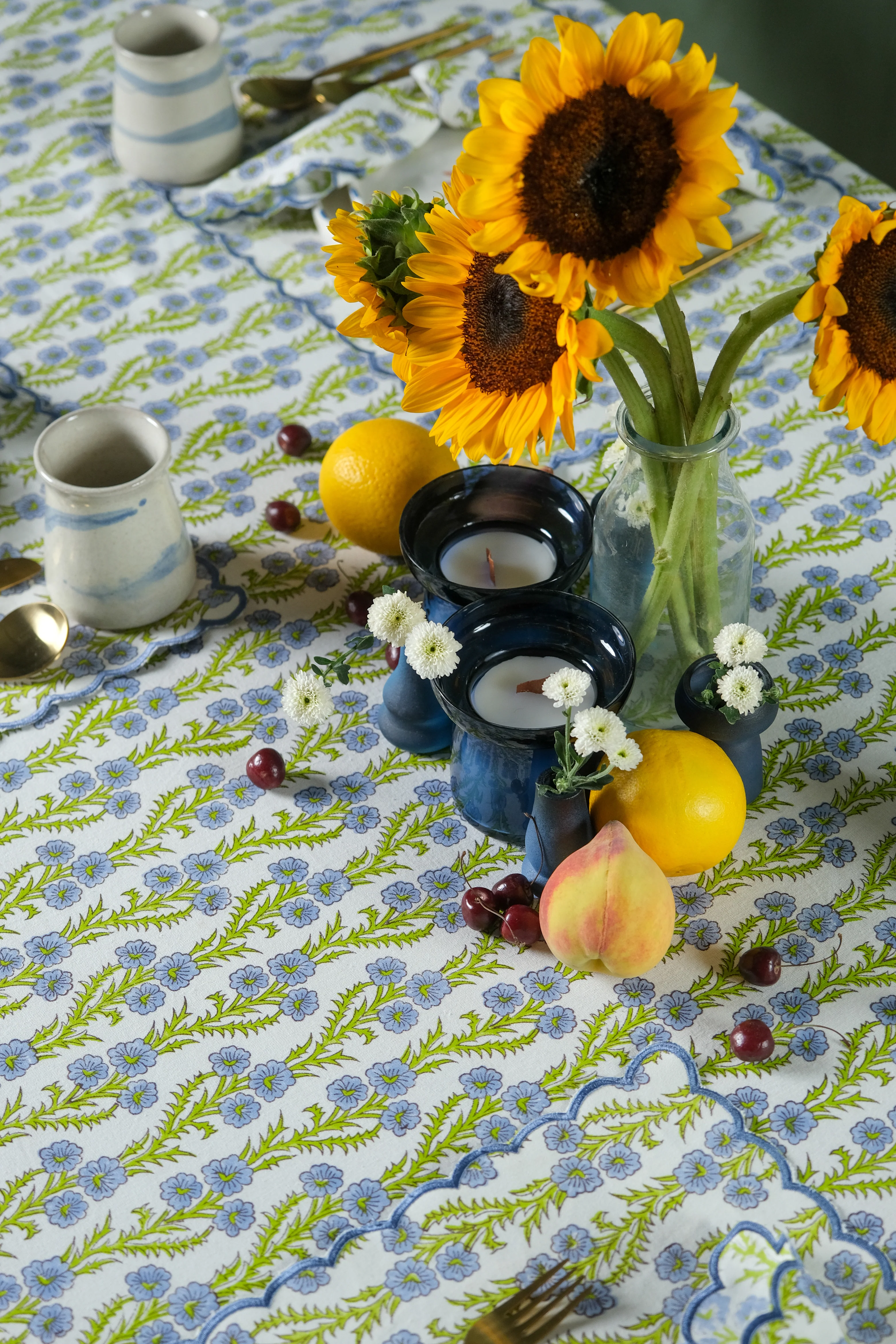 Forget-Me-Not Scallop Embroidered Blockprint Tablecloth - Image 3