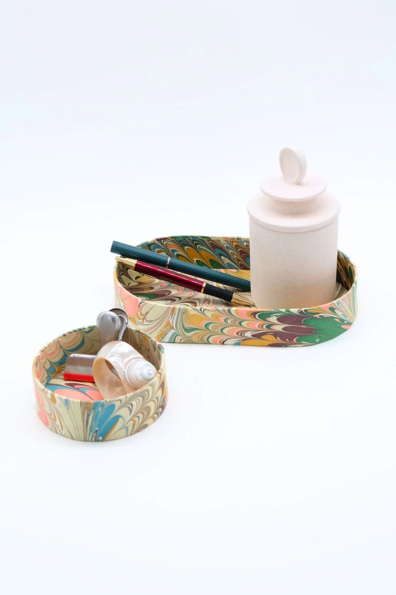 Nesting Hand-Marbled Oval Desk Tray Set in Flatiron Feathers - Image 3